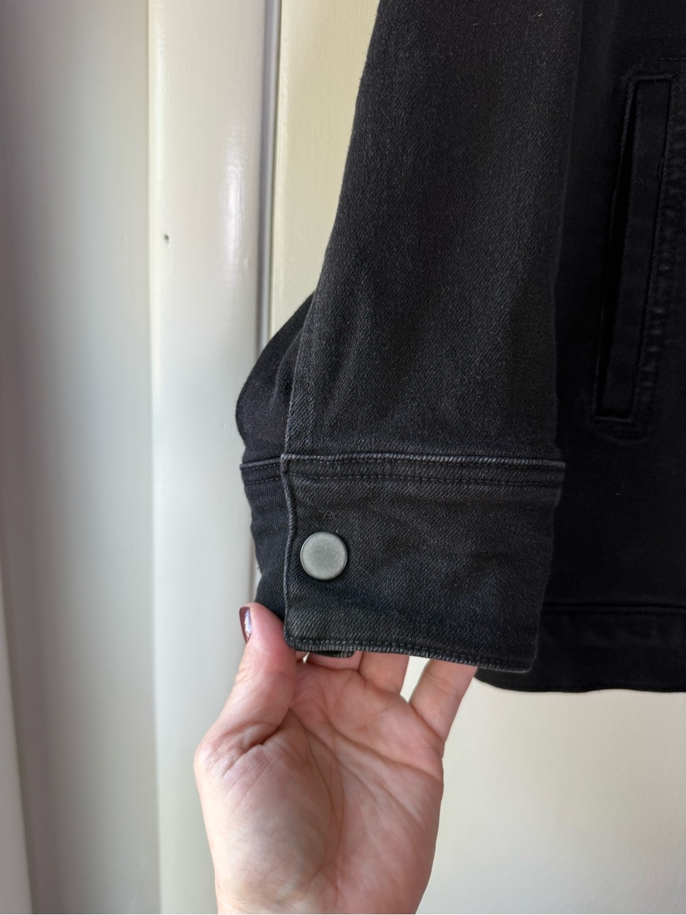 Universal Standard Black Denim Chore Jacket Minimalist Chic Longline Snap Sides - Picture 5 of 12
